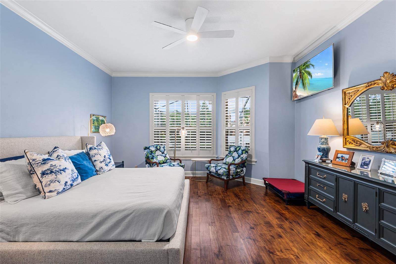 Listing photo id 32 for 902 Hanover Way