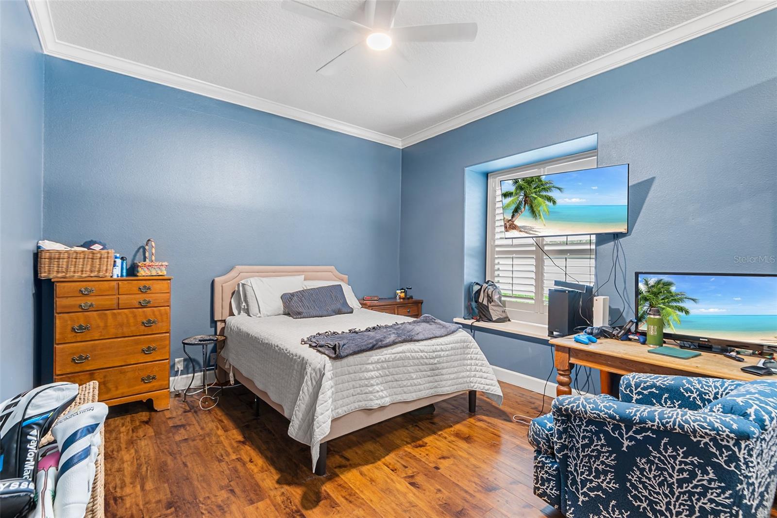 Listing photo id 33 for 902 Hanover Way