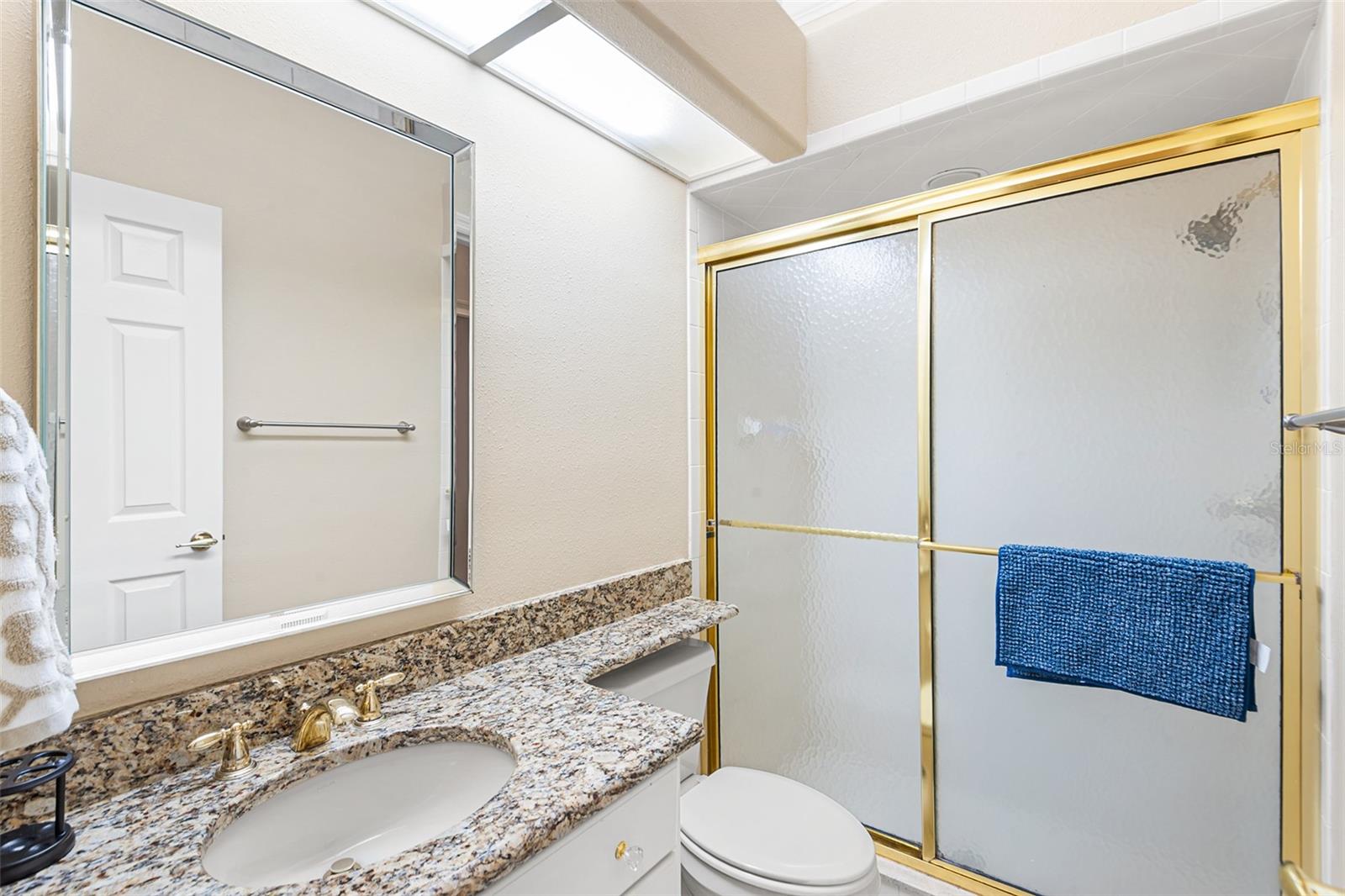 Listing photo id 36 for 902 Hanover Way