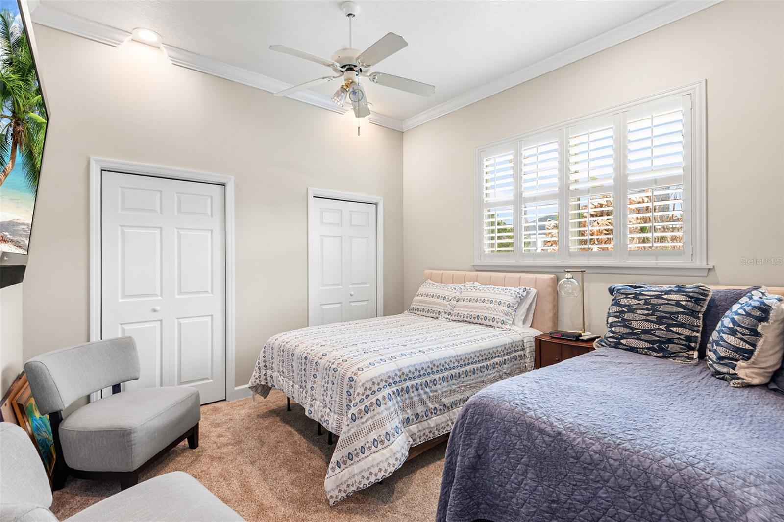 Listing photo id 37 for 902 Hanover Way