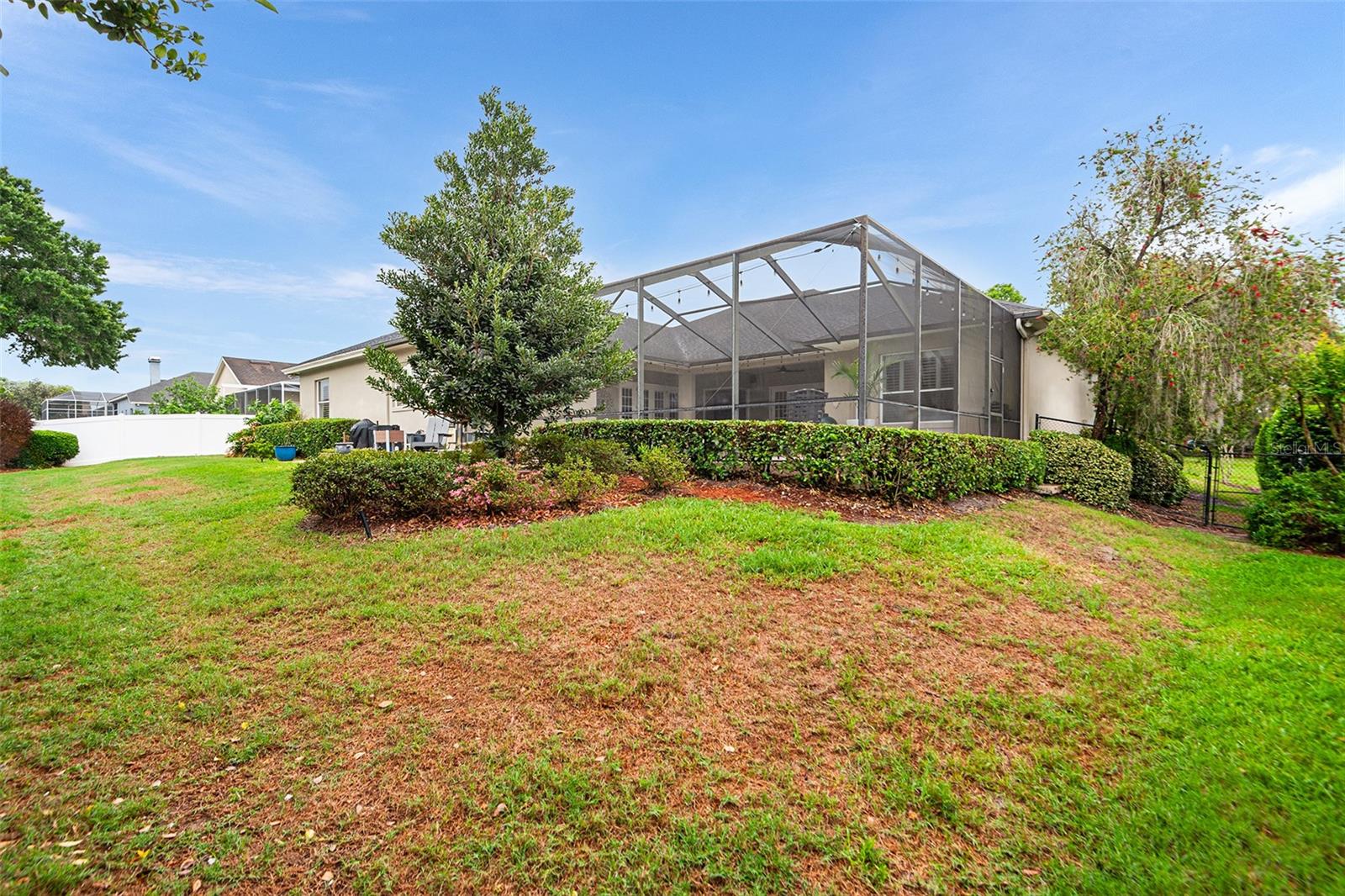 Listing photo id 41 for 902 Hanover Way