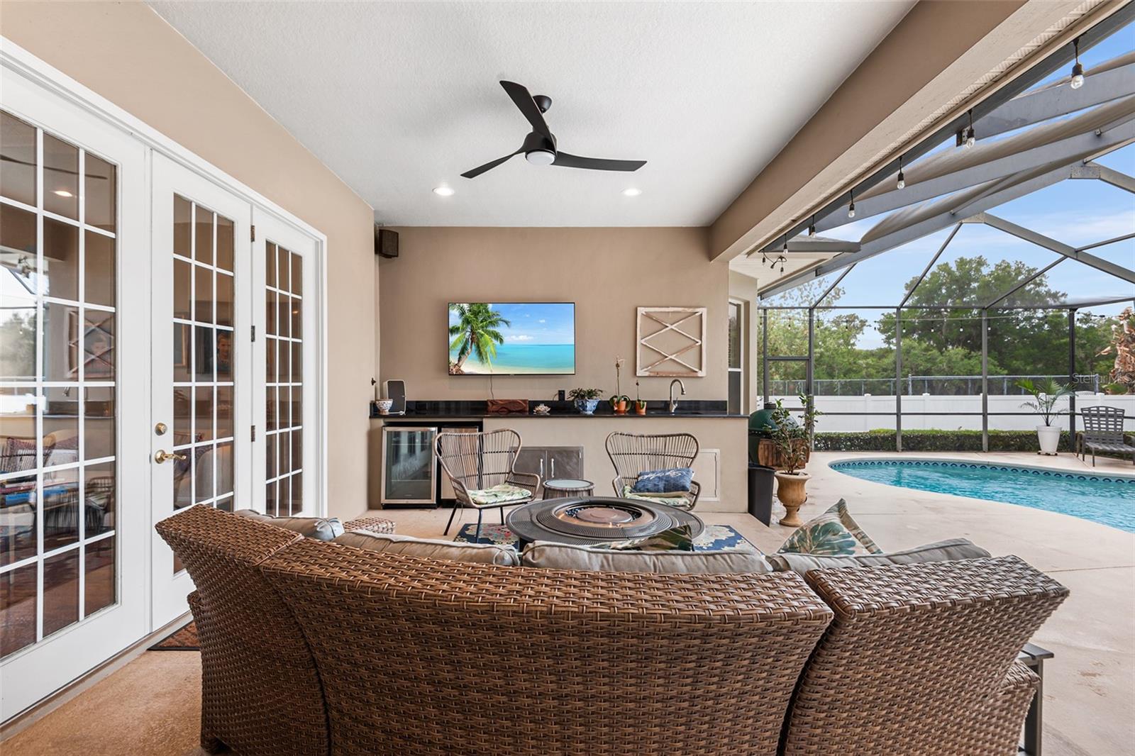 Listing photo id 6 for 902 Hanover Way