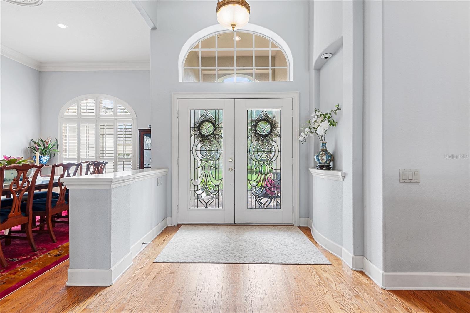 Listing photo id 7 for 902 Hanover Way