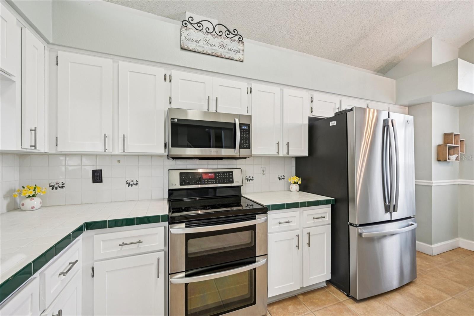 Listing photo id 11 for 13310 Beechberry Drive