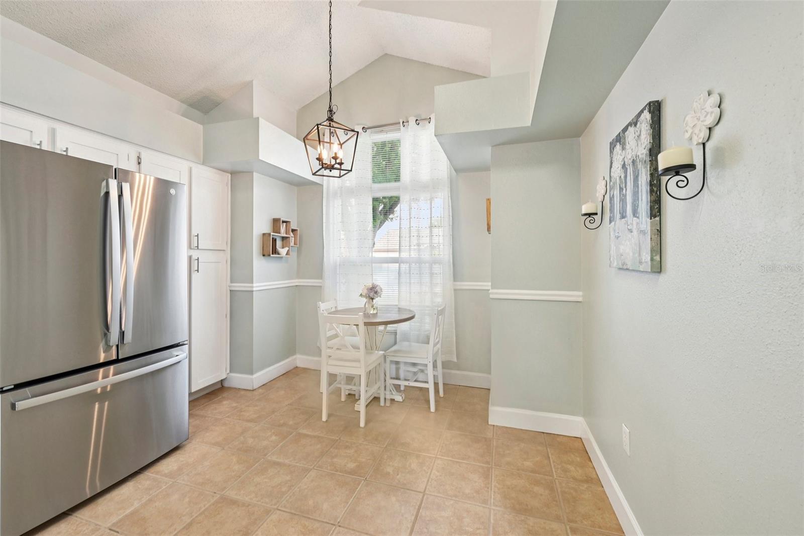 Listing photo id 13 for 13310 Beechberry Drive