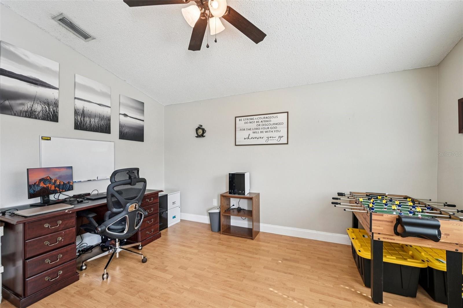 Listing photo id 20 for 13310 Beechberry Drive