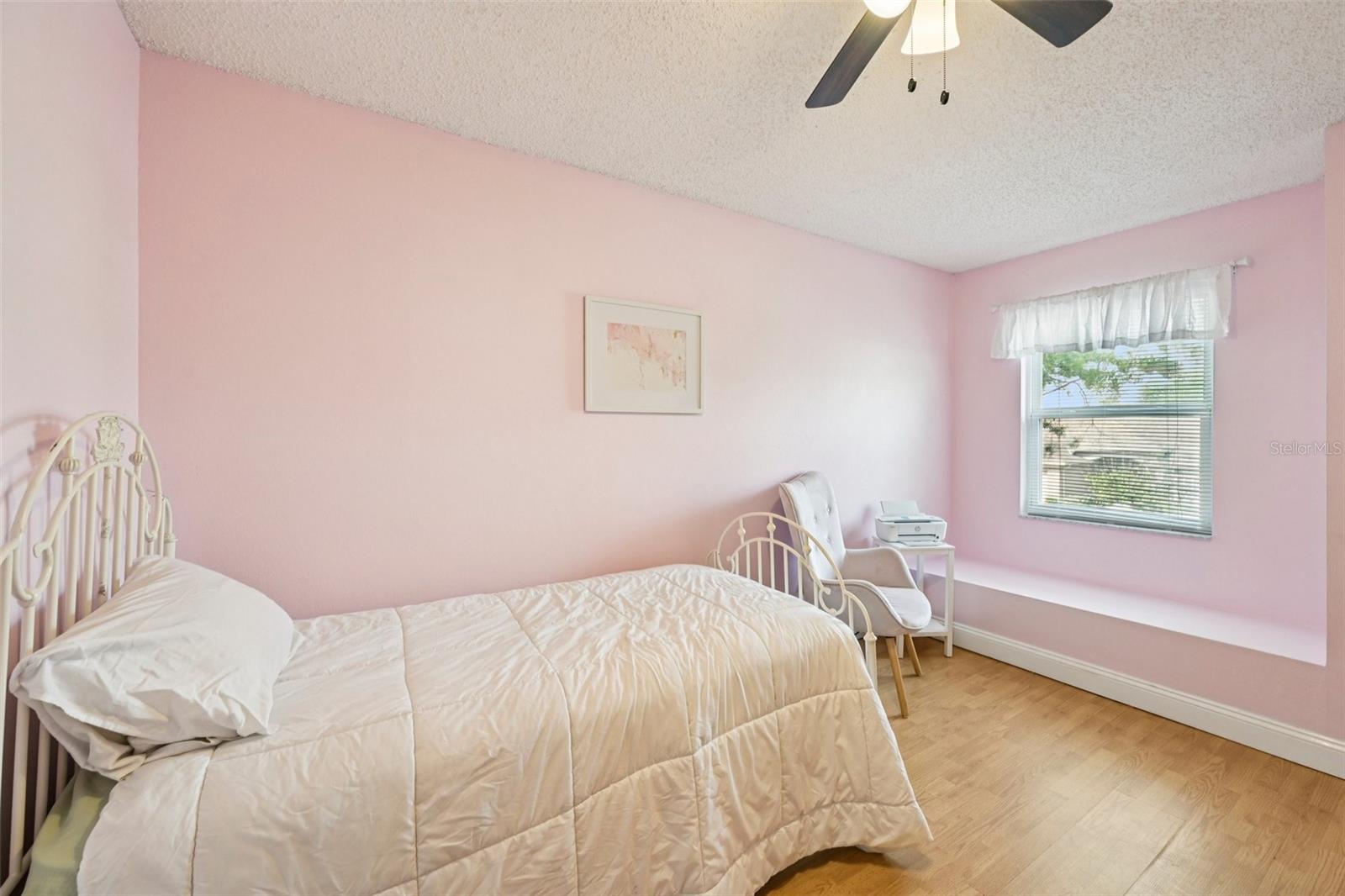 Listing photo id 24 for 13310 Beechberry Drive