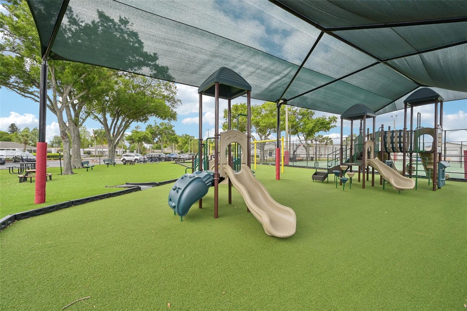 Listing photo id 47 for 13310 Beechberry Drive