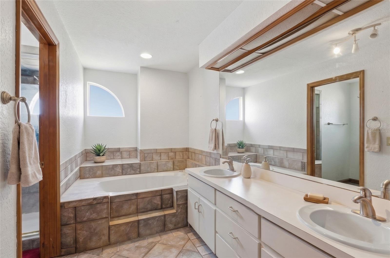 Image 22 of 29 For 215 Santa Rosa Drive