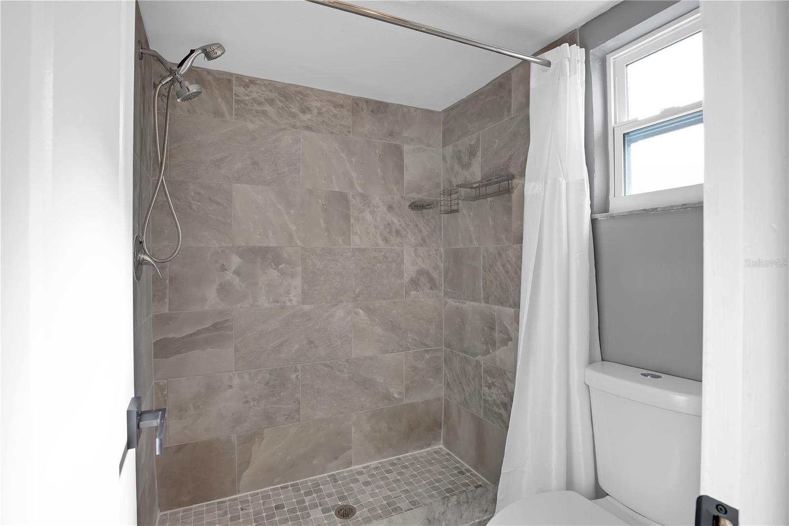 Image 13 of 26 For 8819 Woodmont Lane