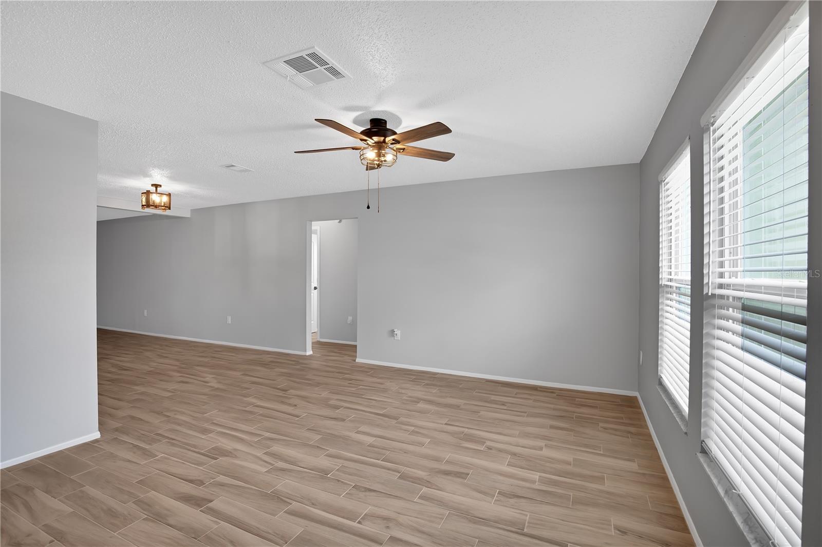 Image 15 of 26 For 8819 Woodmont Lane