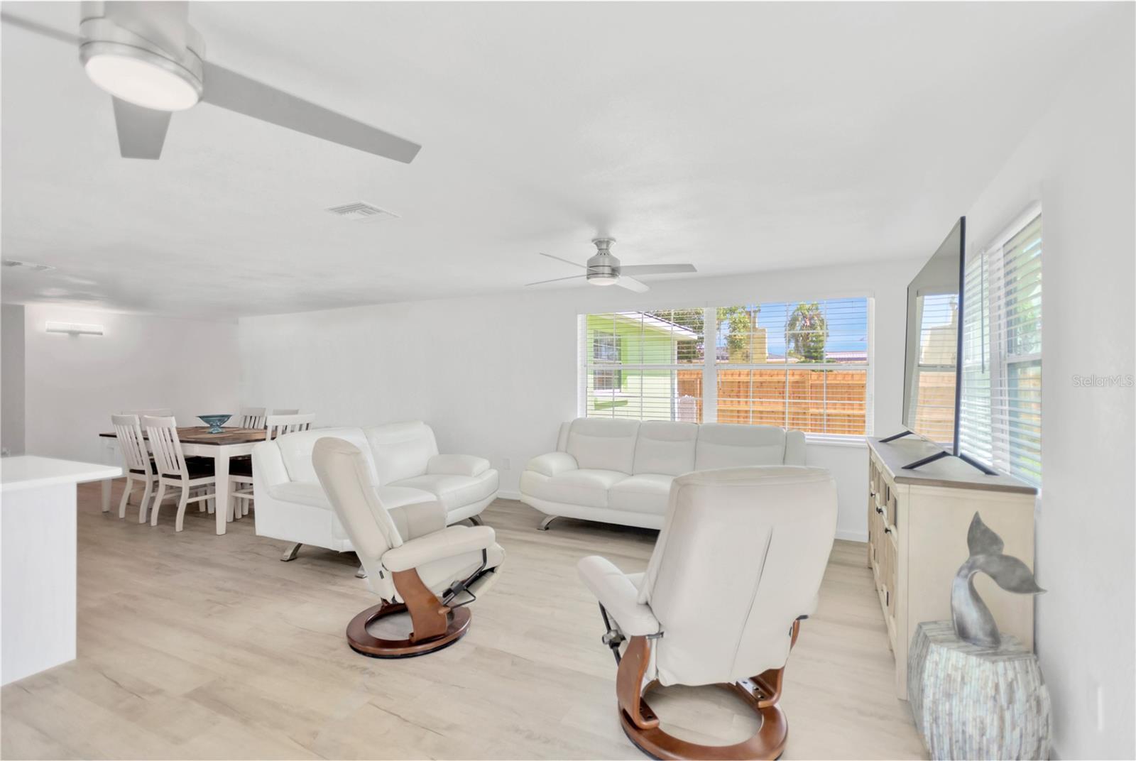 Image 14 of 35 For 13724 Cox Avenue