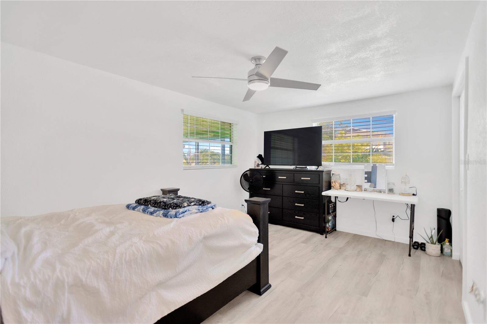 Image 25 of 35 For 13724 Cox Avenue