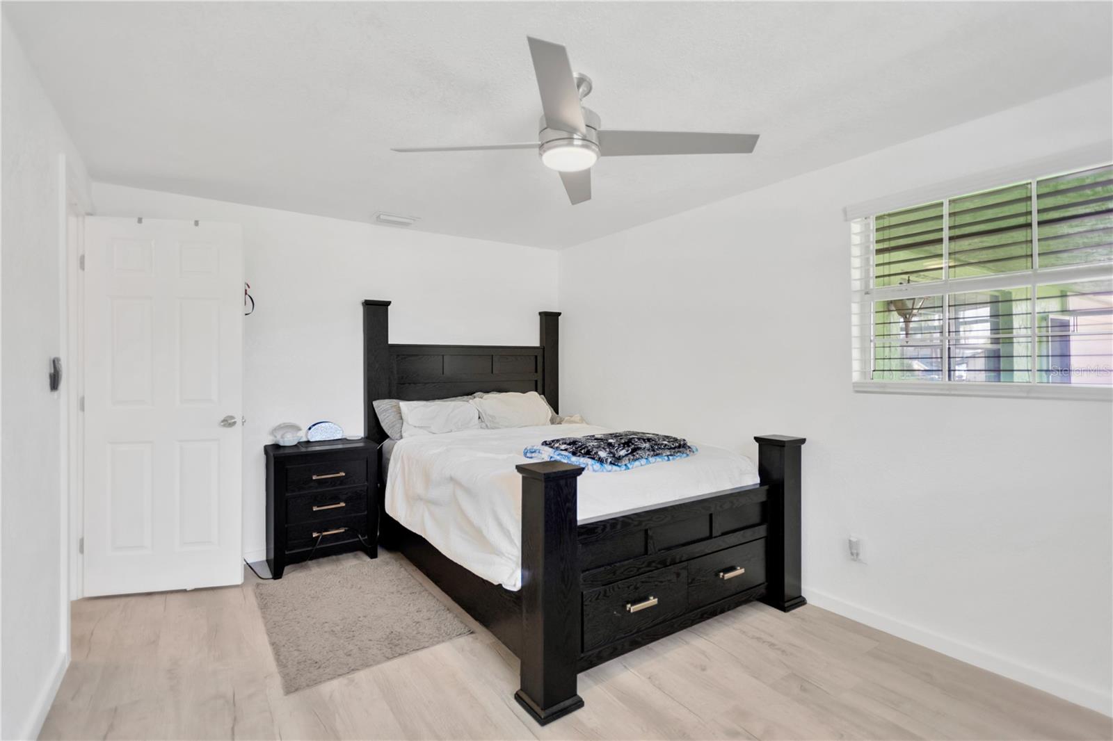 Image 26 of 35 For 13724 Cox Avenue