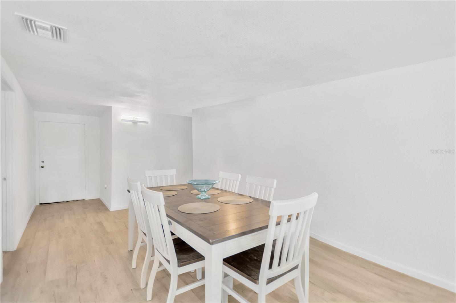 Image 8 of 35 For 13724 Cox Avenue