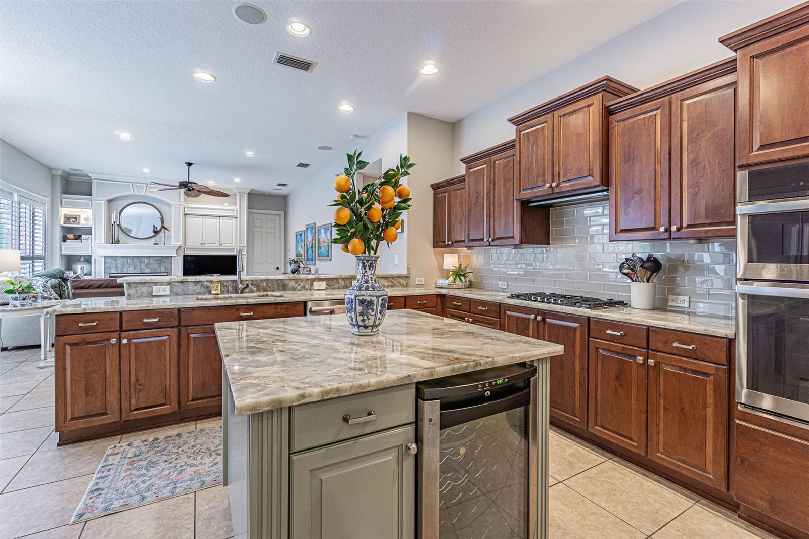 Listing photo id 11 for 27053 Winged Elm Drive