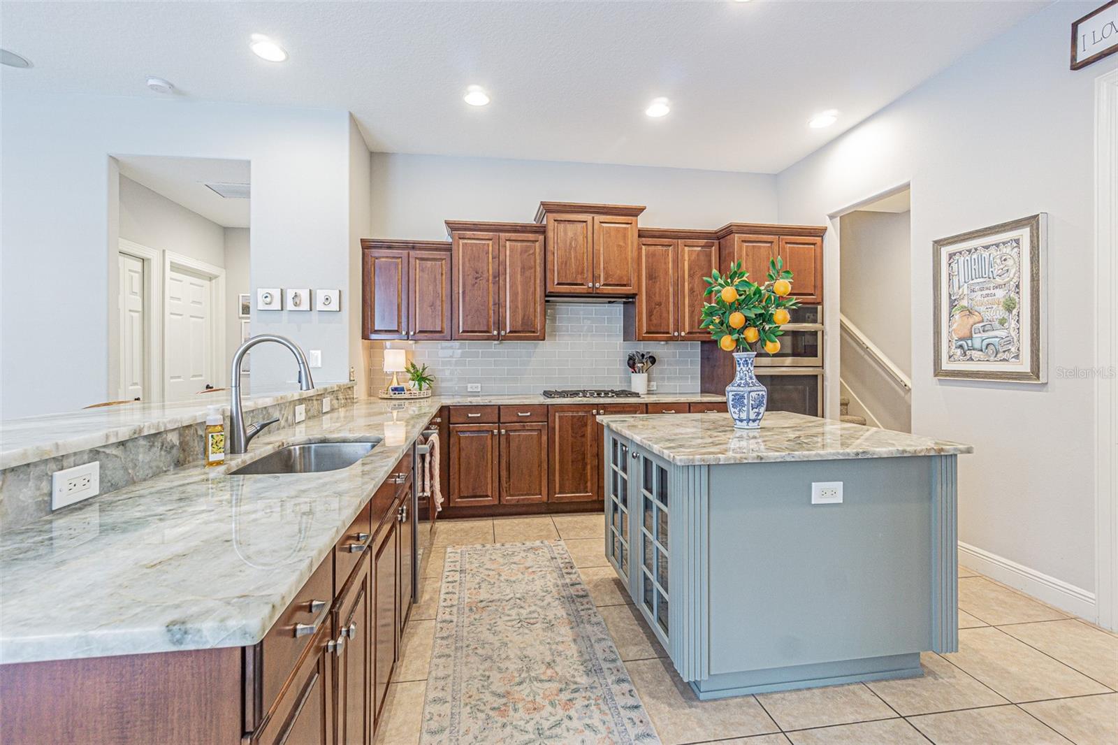 Listing photo id 12 for 27053 Winged Elm Drive