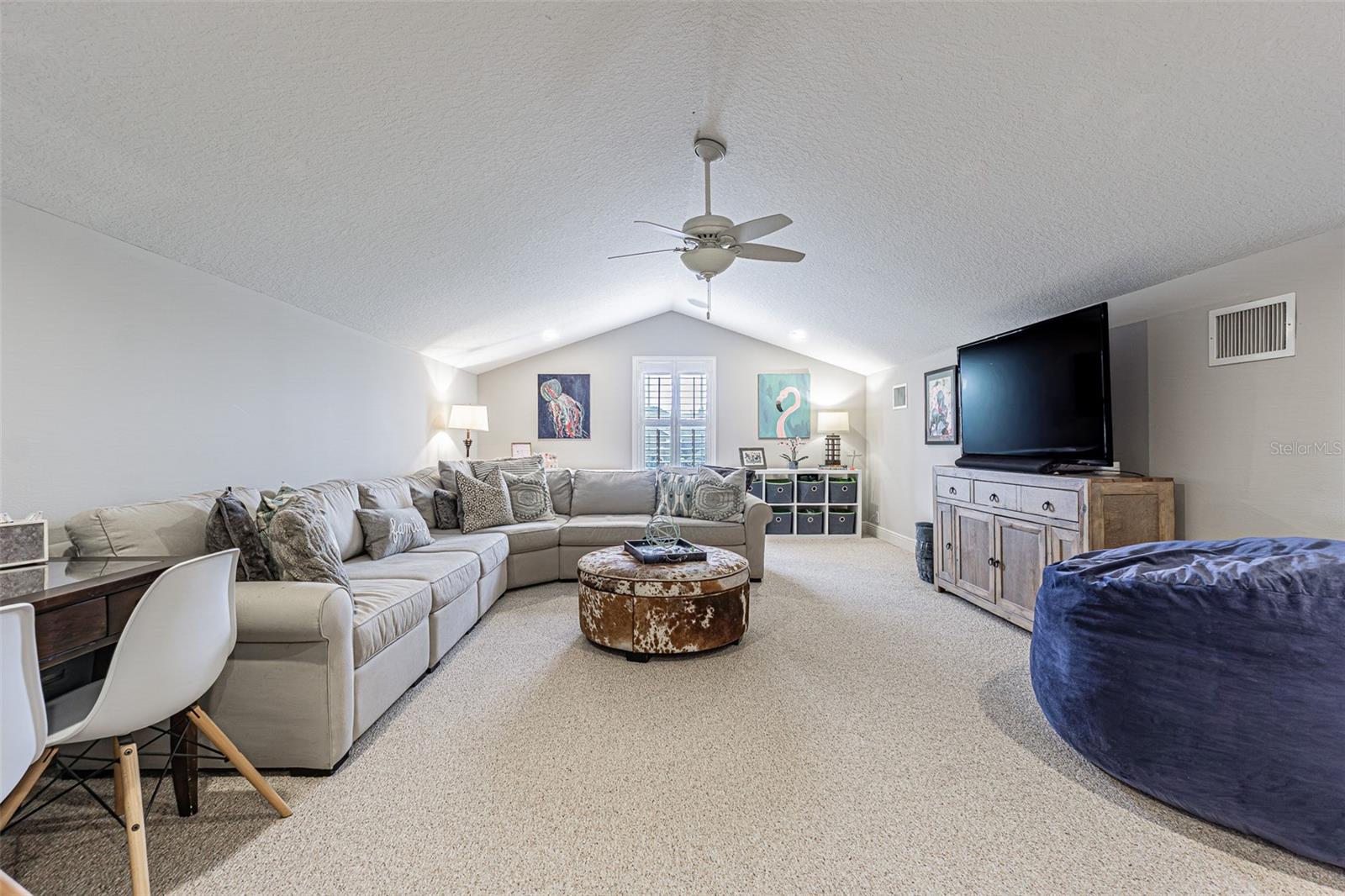 Listing photo id 33 for 27053 Winged Elm Drive