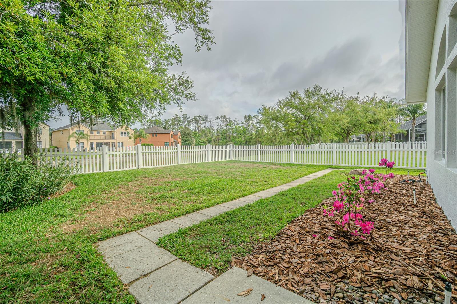 Listing photo id 43 for 27053 Winged Elm Drive