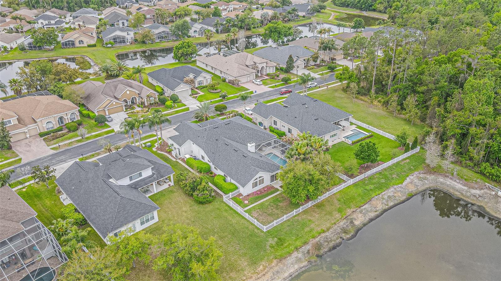 Listing photo id 47 for 27053 Winged Elm Drive