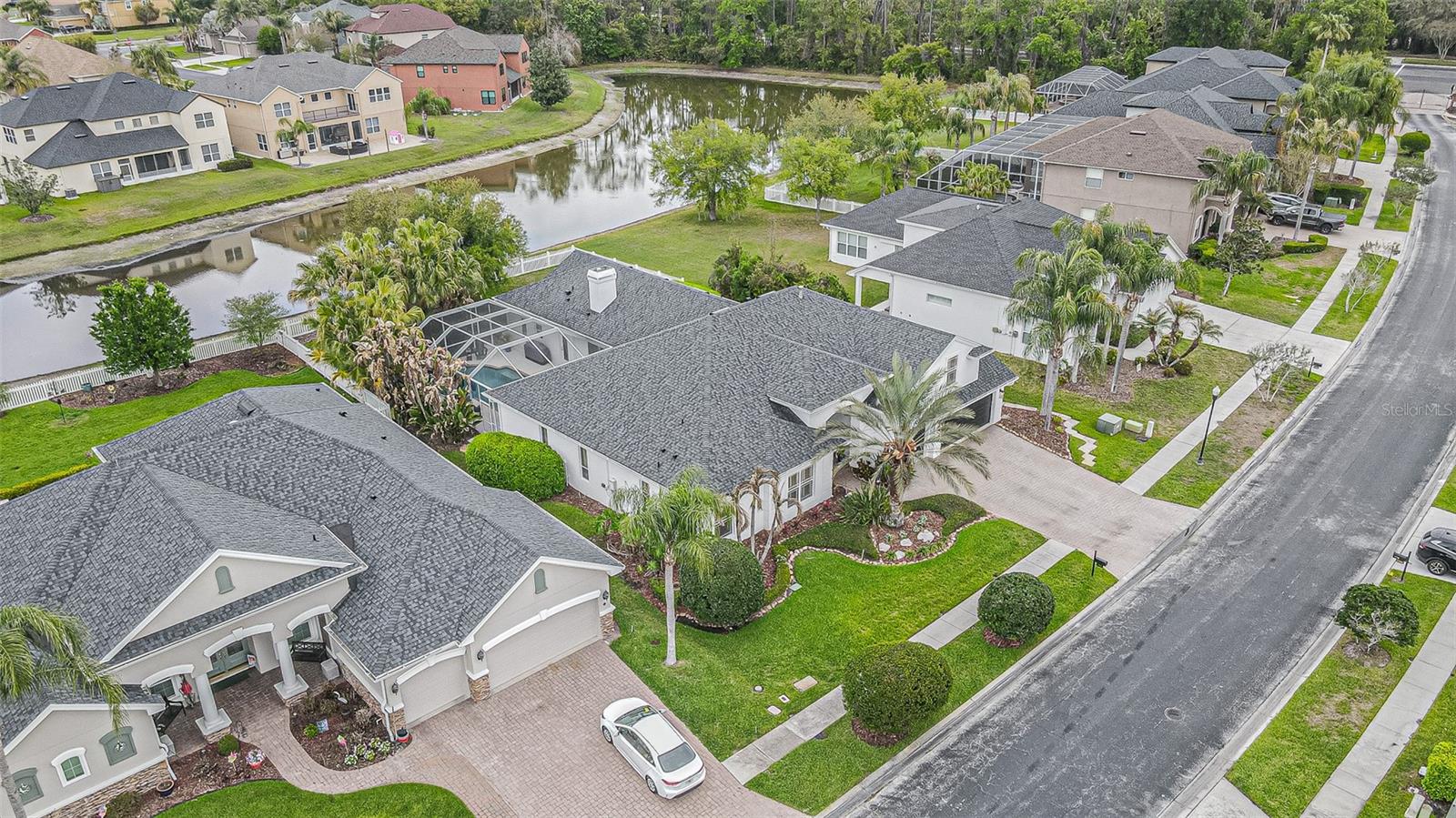 Listing photo id 3 for 27053 Winged Elm Drive