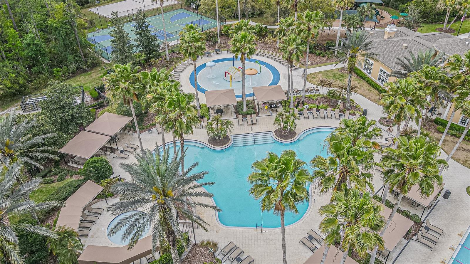 Listing photo id 60 for 27053 Winged Elm Drive