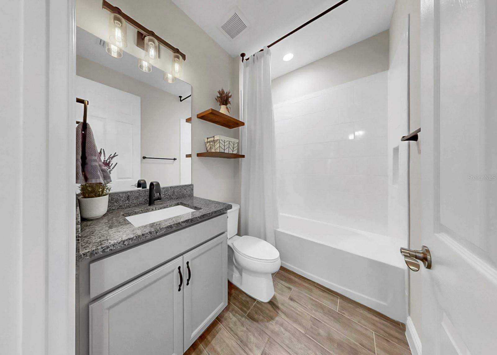 Image 24 of 100 For 13036 Pennybrook Drive