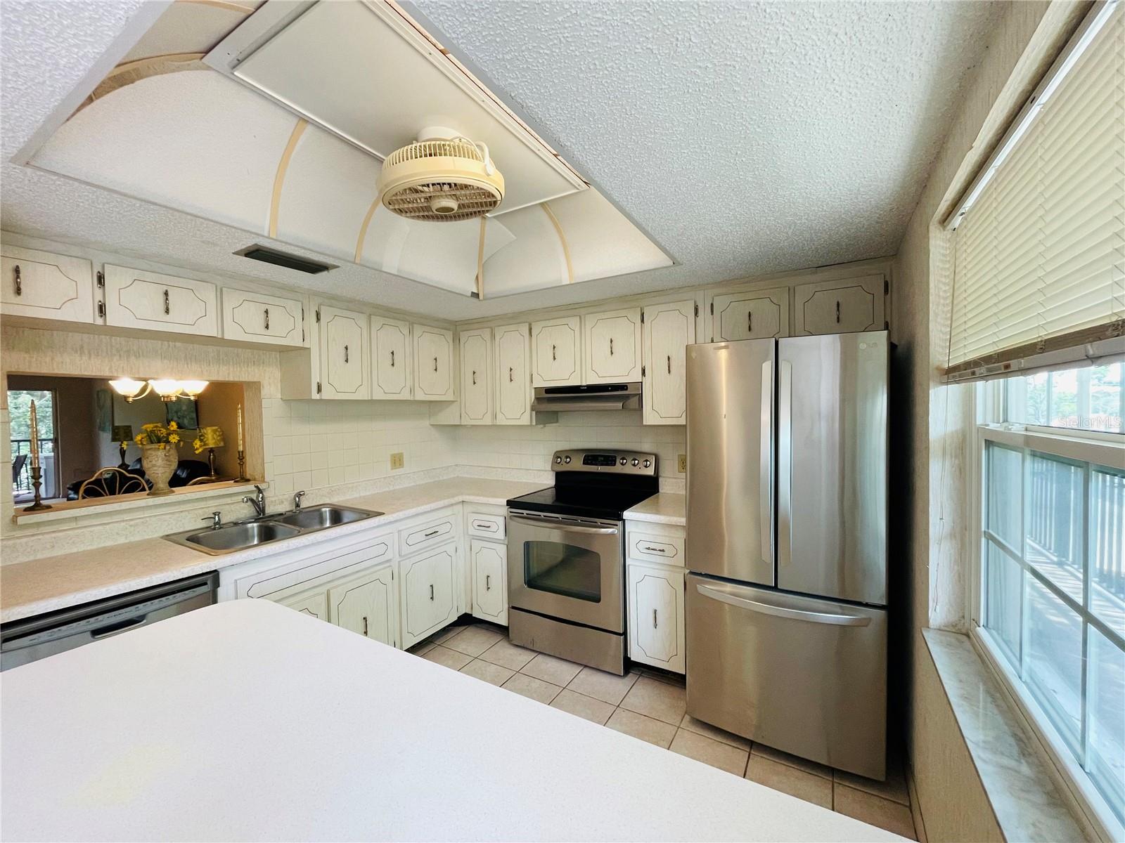 Image 3 of 20 For 840 Virginia Street 303