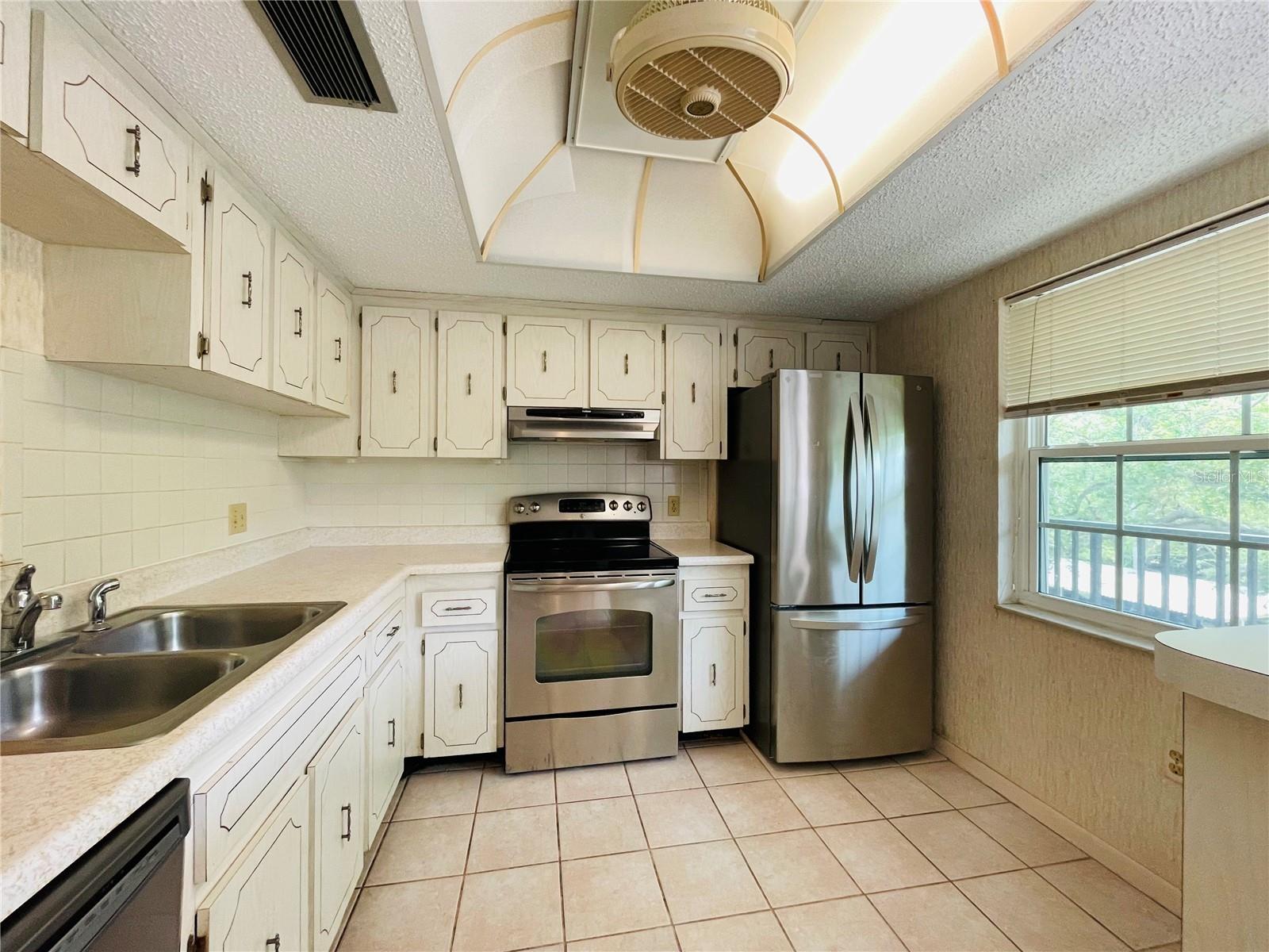 Image 4 of 20 For 840 Virginia Street 303