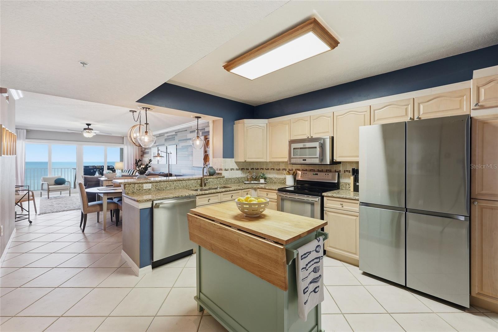 Image 4 of 69 For 16550 Gulf Boulevard 342