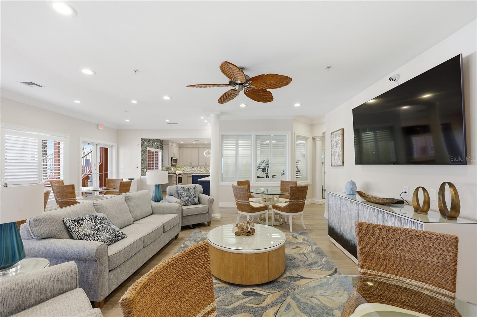 Image 51 of 69 For 16550 Gulf Boulevard 342