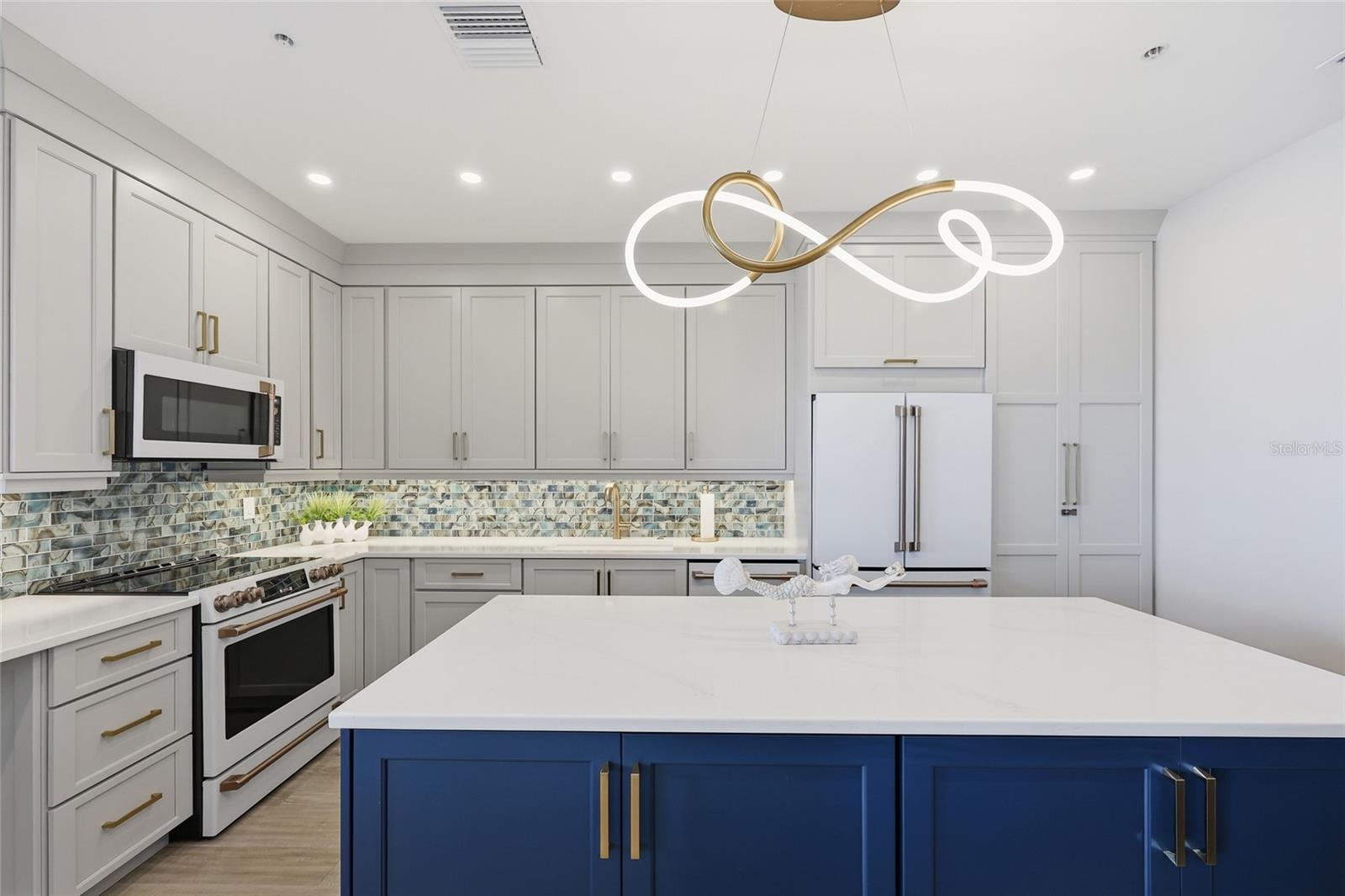 Image 55 of 69 For 16550 Gulf Boulevard 342