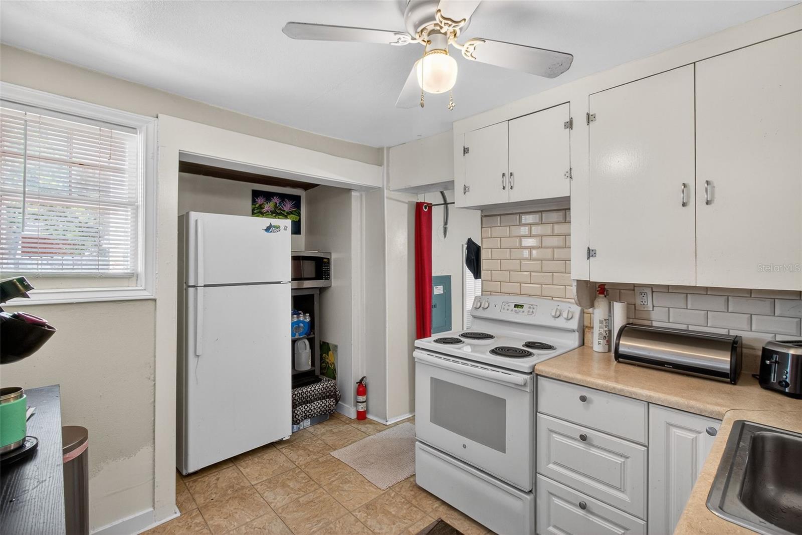 Image 6 of 13 For 322 1-2 47th Street N