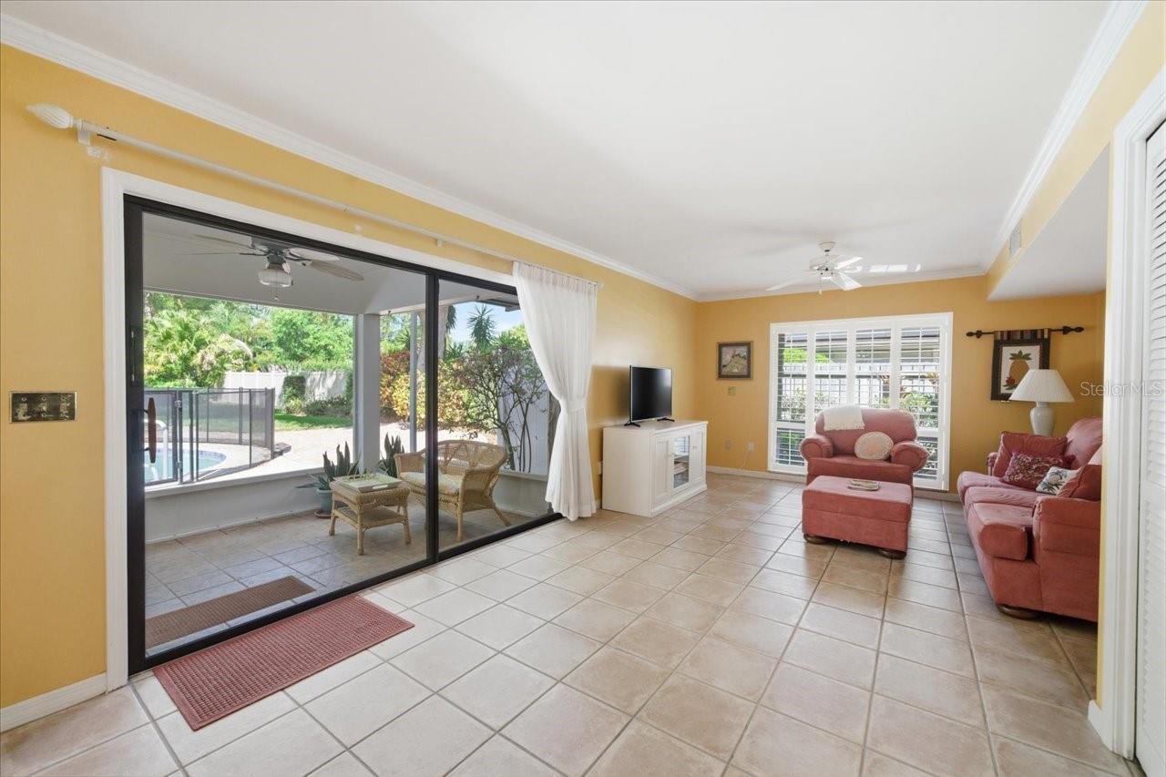 Image 10 of 36 For 13305 Golf Crest Circle