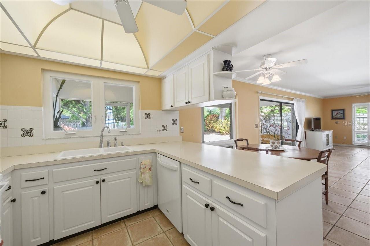 Image 15 of 36 For 13305 Golf Crest Circle