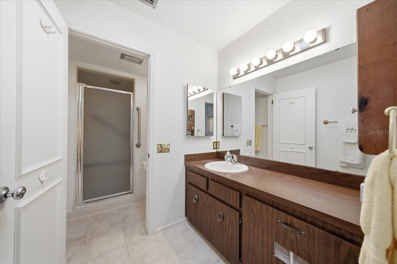 Image 23 of 36 For 13305 Golf Crest Circle