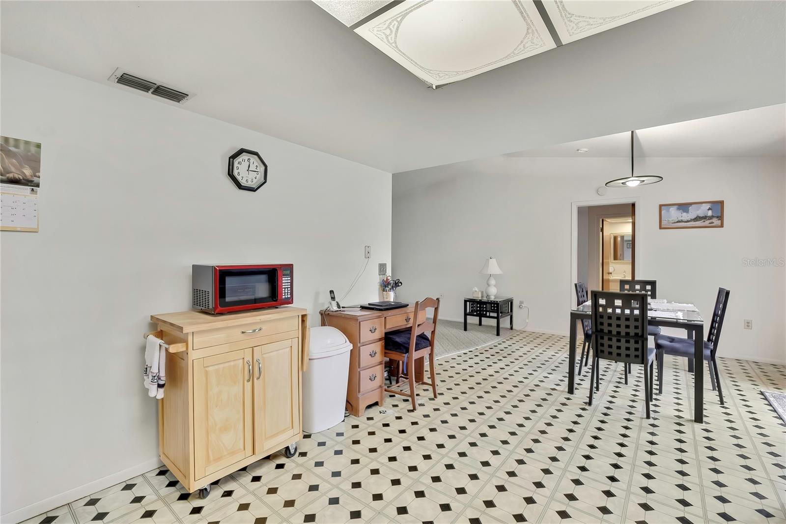 Image 12 of 33 For 11323 Elgin Boulevard