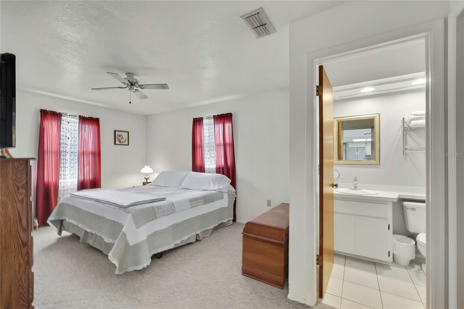 Image 21 of 33 For 11323 Elgin Boulevard