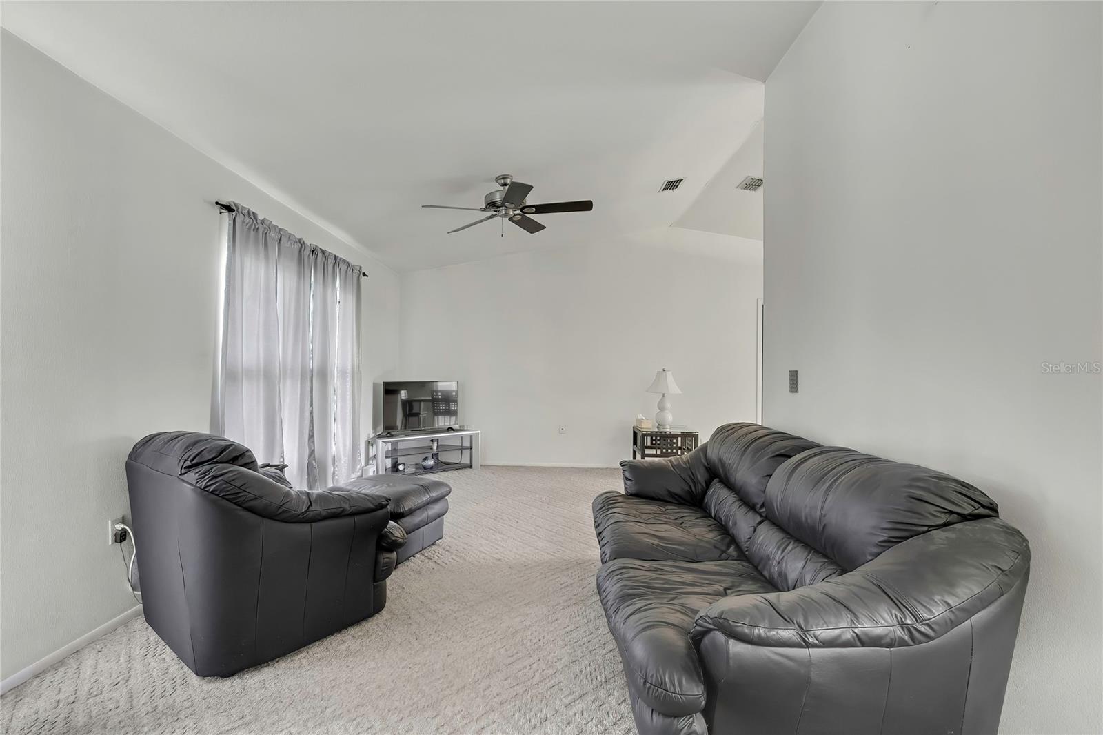 Image 3 of 33 For 11323 Elgin Boulevard