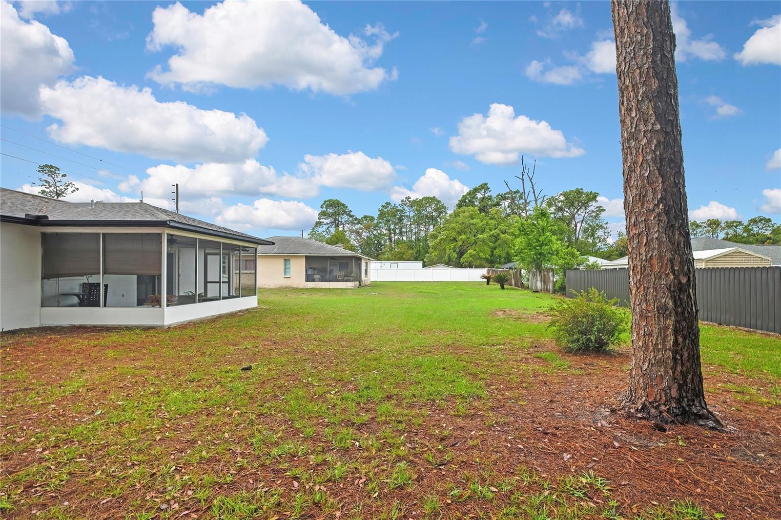 Image 32 of 33 For 11323 Elgin Boulevard