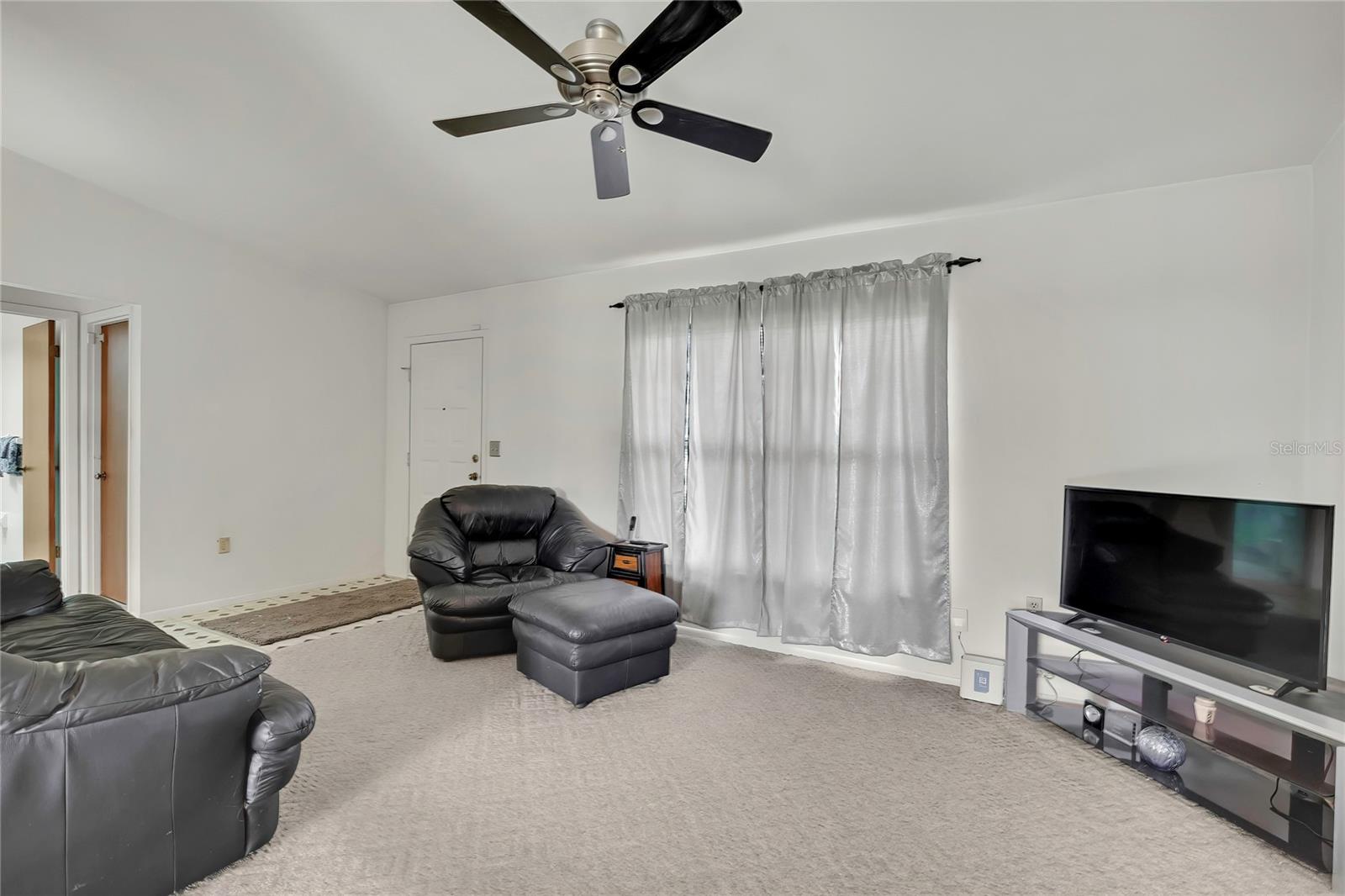 Image 5 of 33 For 11323 Elgin Boulevard