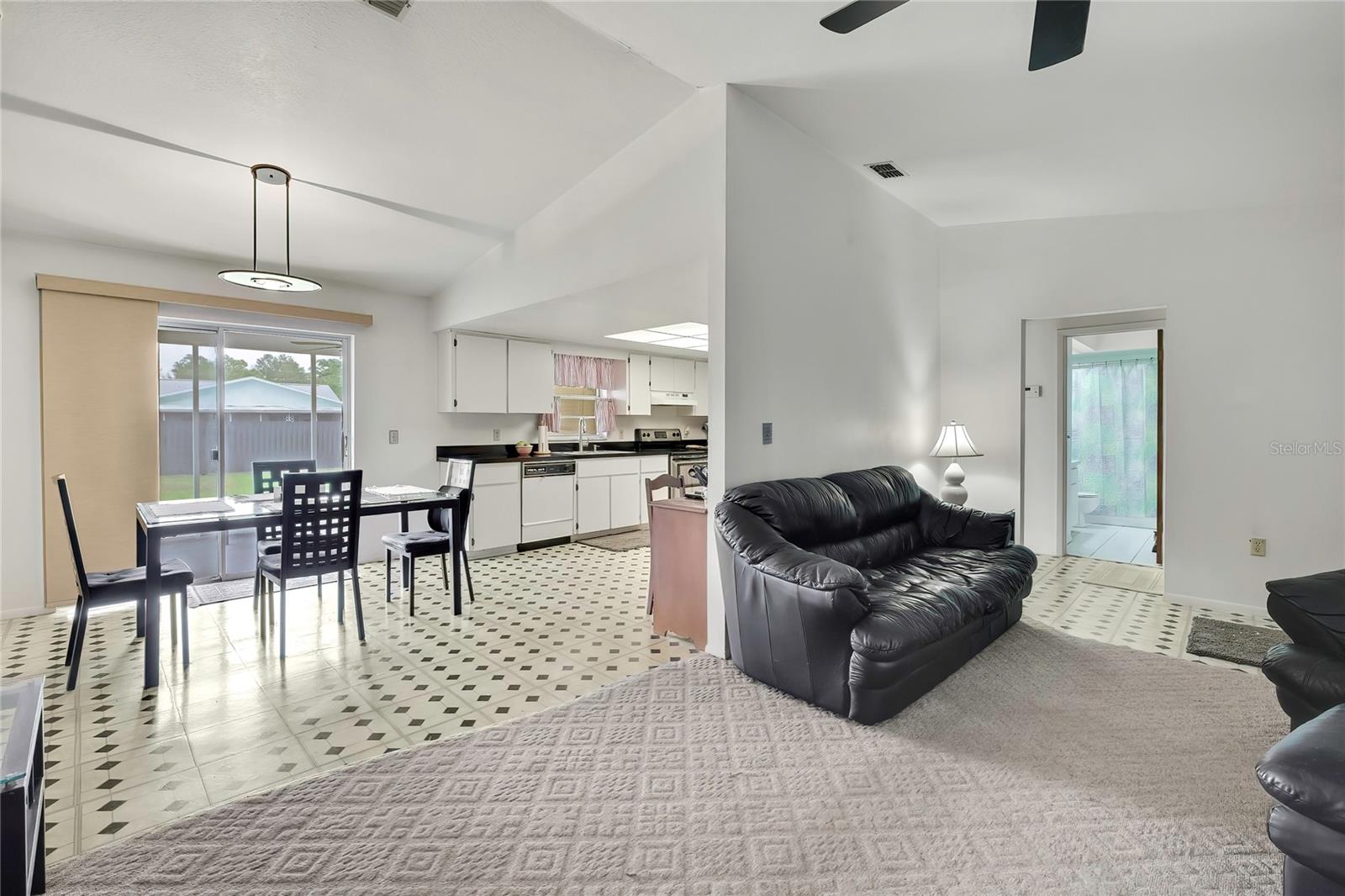 Image 6 of 33 For 11323 Elgin Boulevard