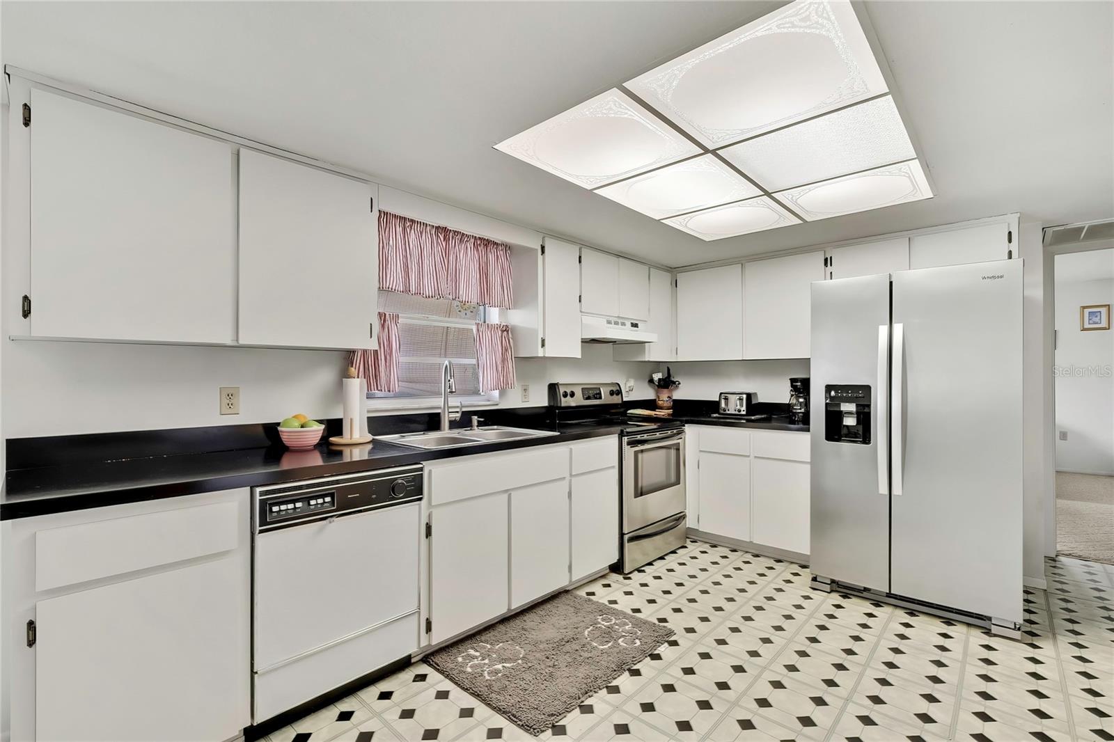 Image 9 of 33 For 11323 Elgin Boulevard