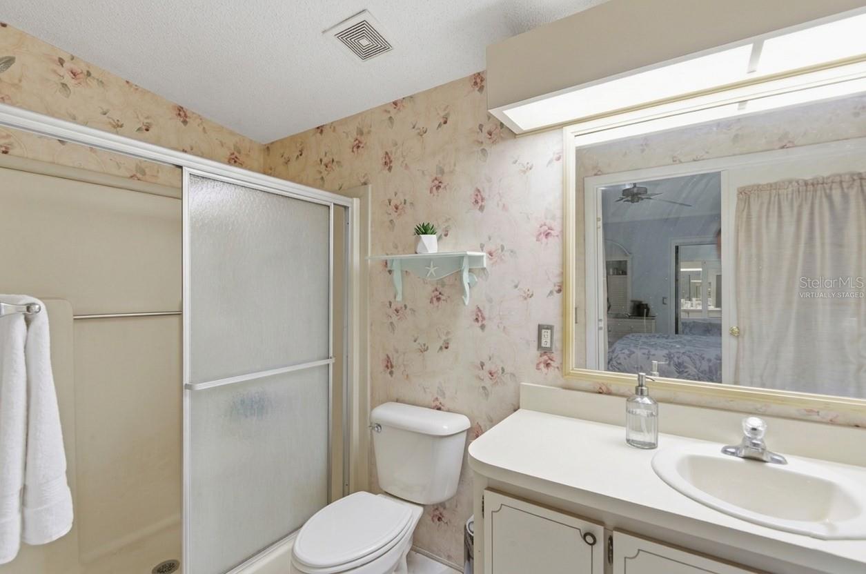 Image 18 of 20 For 1537 Doral Circle