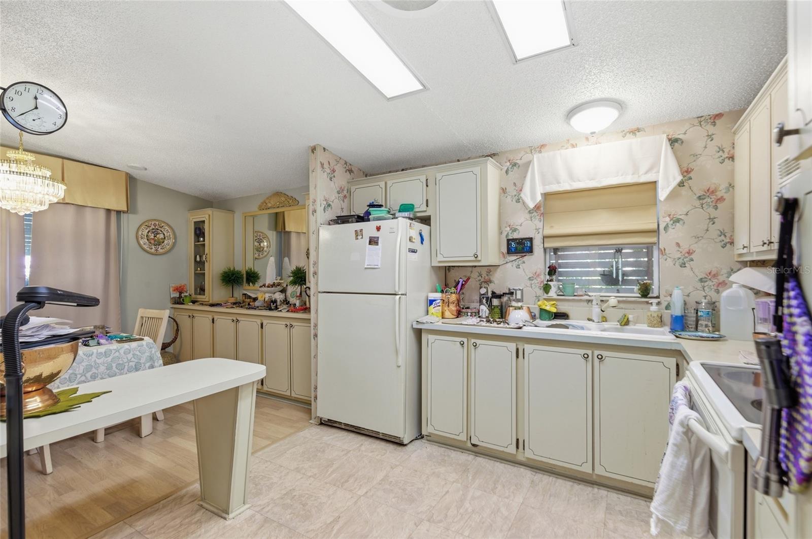 Image 5 of 20 For 1537 Doral Circle