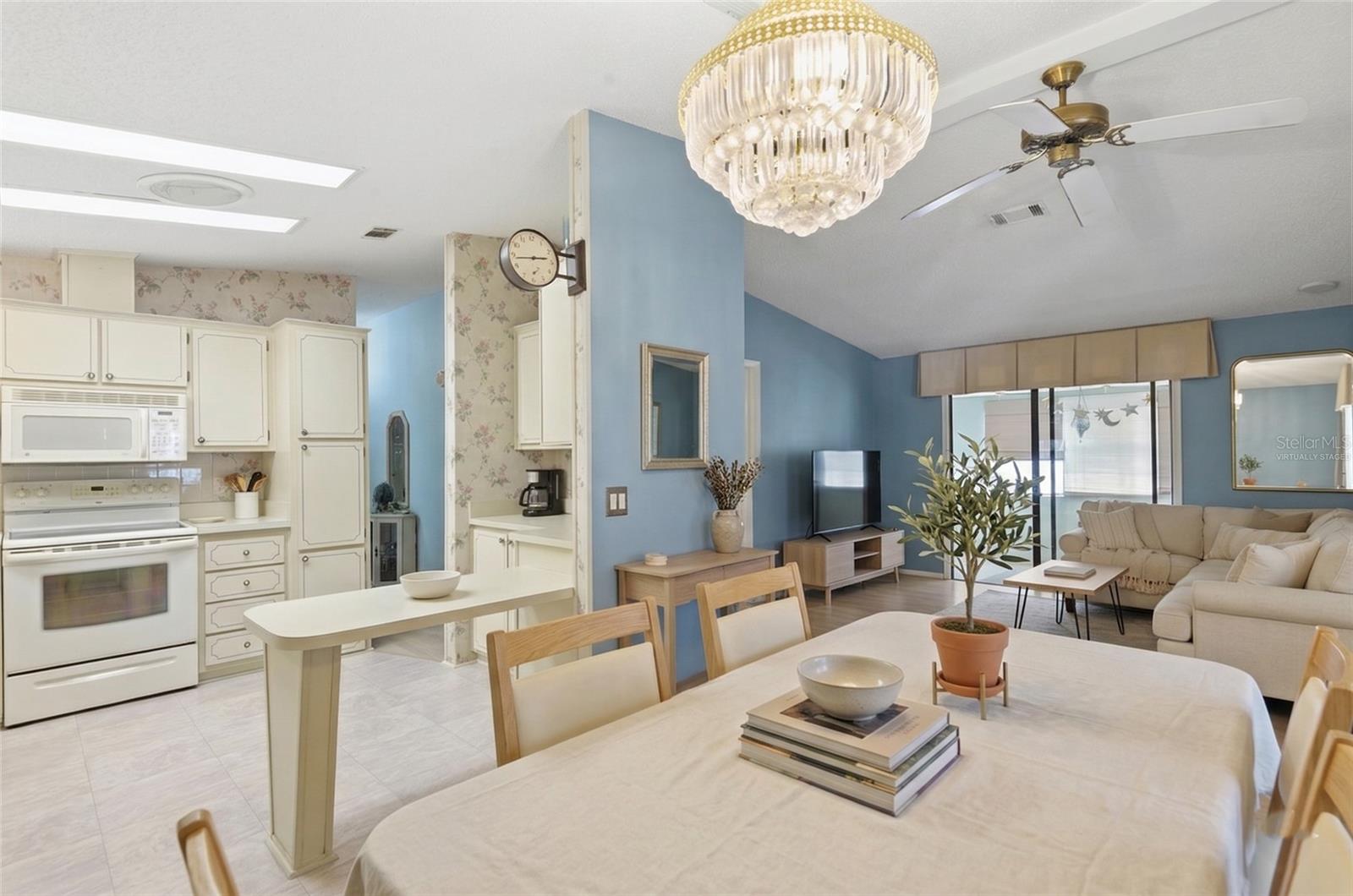 Image 8 of 20 For 1537 Doral Circle