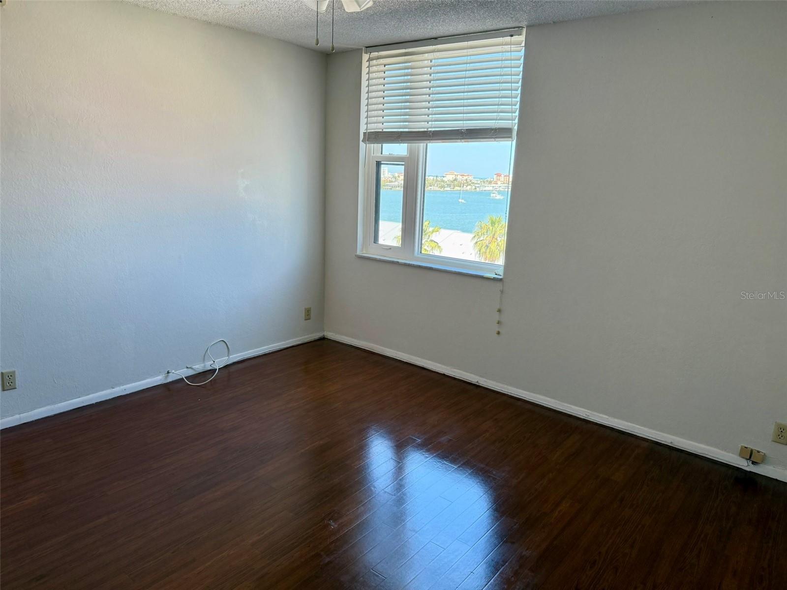 Image 11 of 22 For 255 Dolphin Point 710