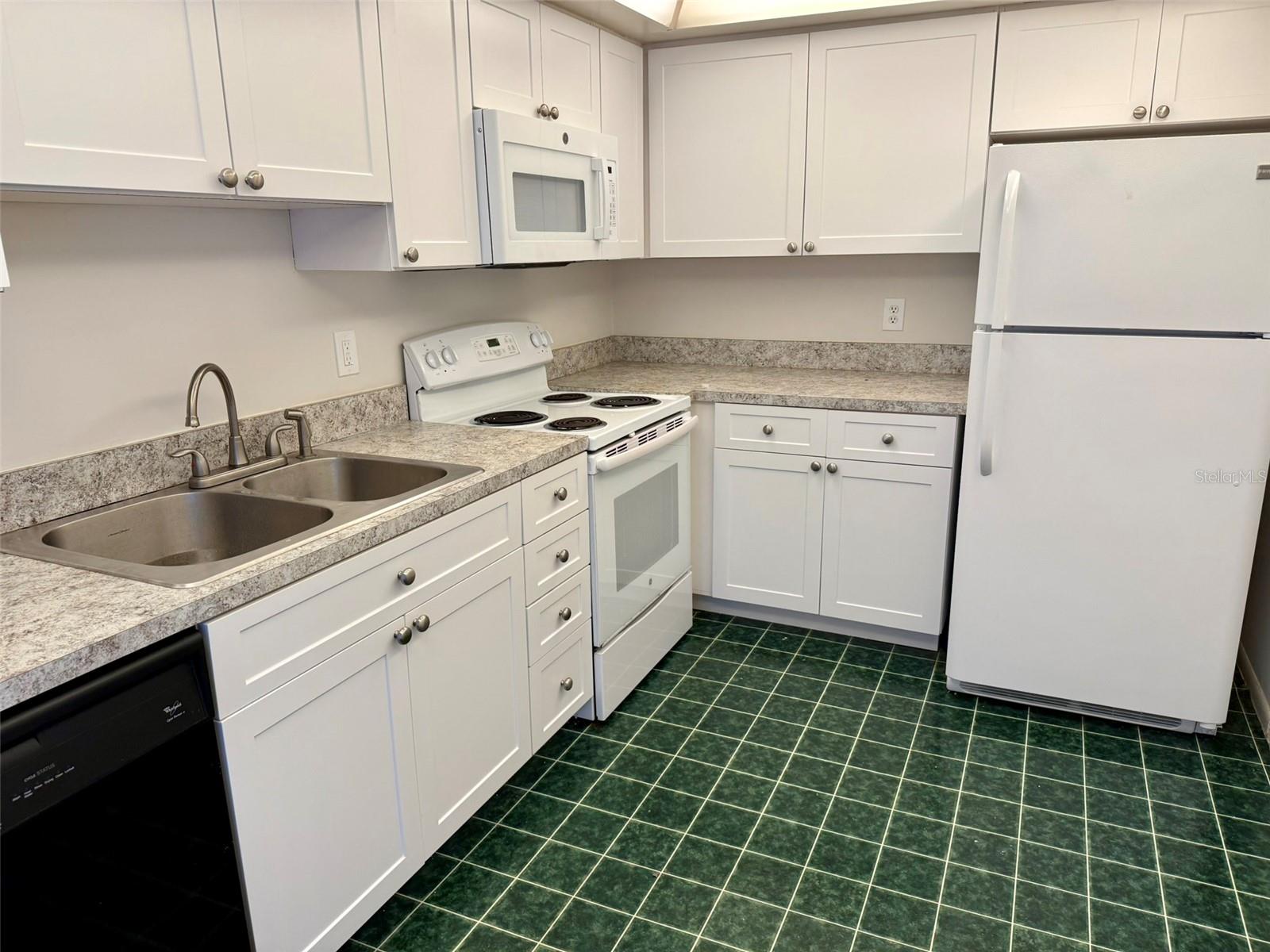 Image 15 of 22 For 255 Dolphin Point 710