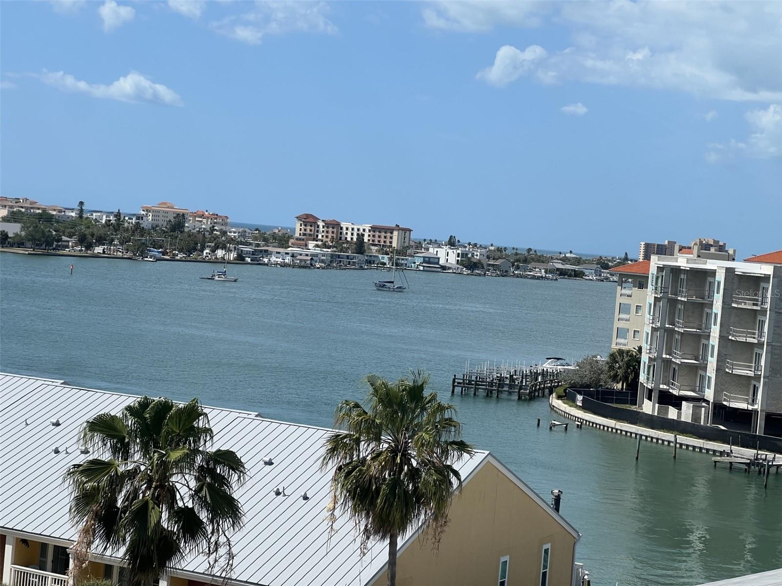 Image 2 of 22 For 255 Dolphin Point 710