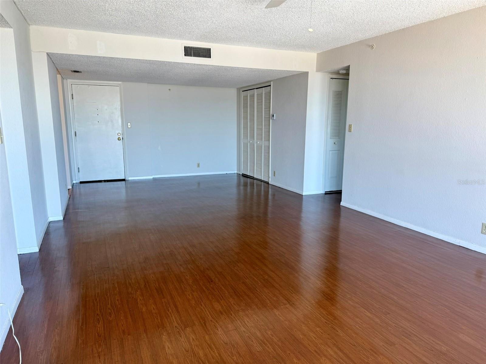 Image 6 of 22 For 255 Dolphin Point 710